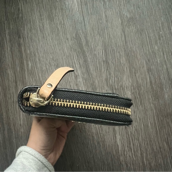 Kate Spade Black Zip Around Leather Wallet One Size Accessory - Picture 5 of 10
